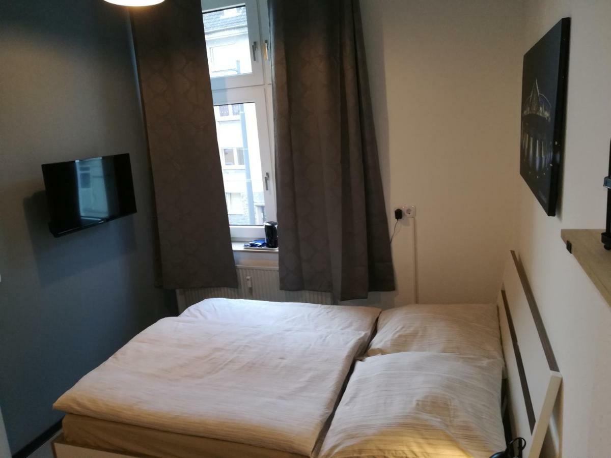 Zentrales Apartment In Γκελσενκίρτσεν Εξωτερικό φωτογραφία