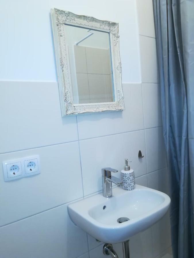 Zentrales Apartment In Γκελσενκίρτσεν Εξωτερικό φωτογραφία