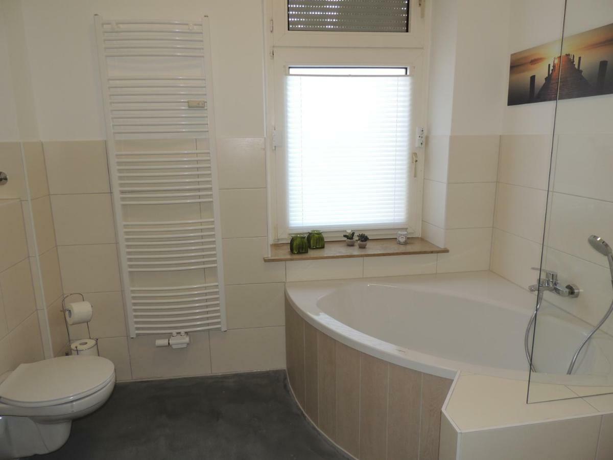 Zentrales Apartment In Γκελσενκίρτσεν Εξωτερικό φωτογραφία