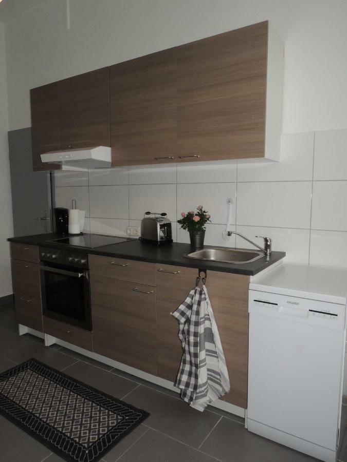 Zentrales Apartment In Γκελσενκίρτσεν Εξωτερικό φωτογραφία