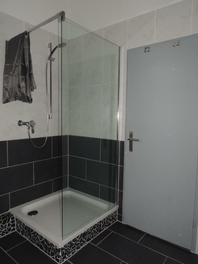 Zentrales Apartment In Γκελσενκίρτσεν Εξωτερικό φωτογραφία